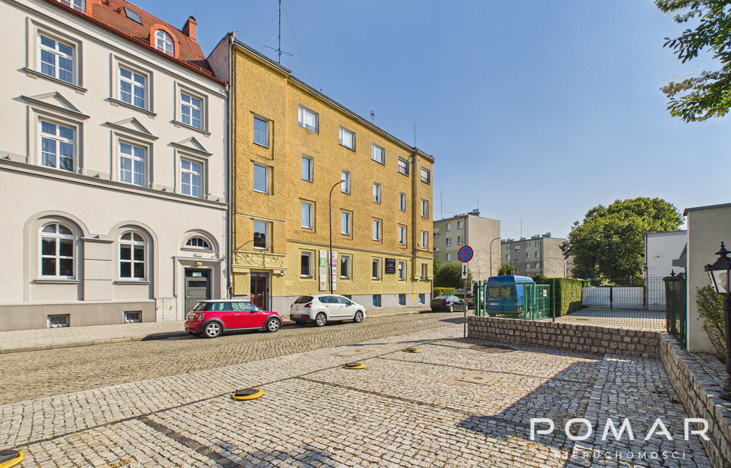 *Przestronne i wyremontowane mieszkanie w centrum*