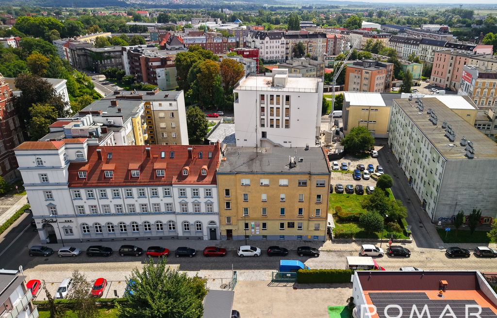 *Przestronne i wyremontowane mieszkanie w centrum*