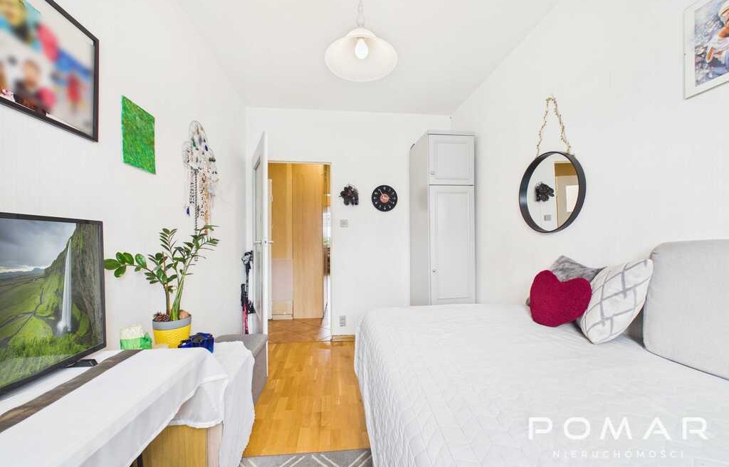 4 pokoje | 74 m² | osobna kuchnia | duży balkon